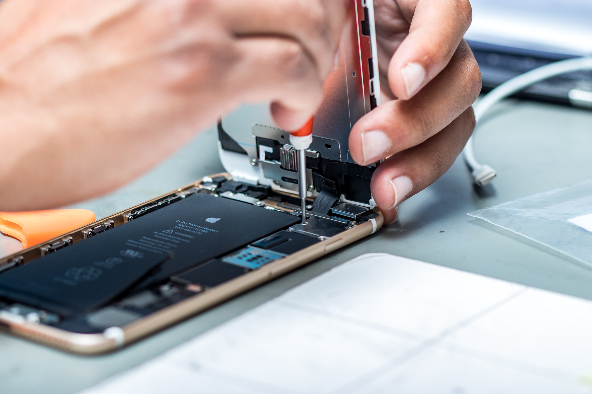 iPhone Repair PPC Illustration