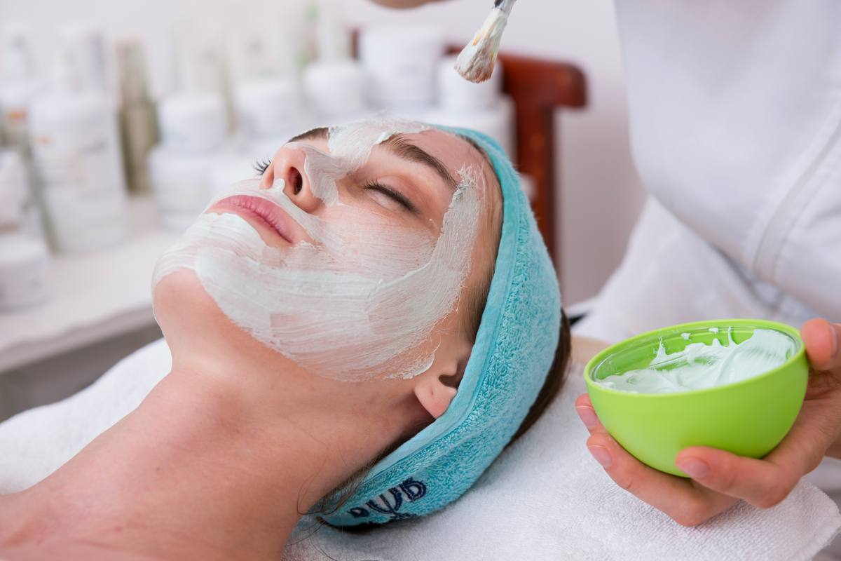 Beauty salon services
