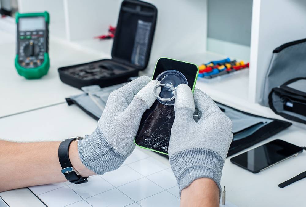 iPhone Repair SEO Illustration